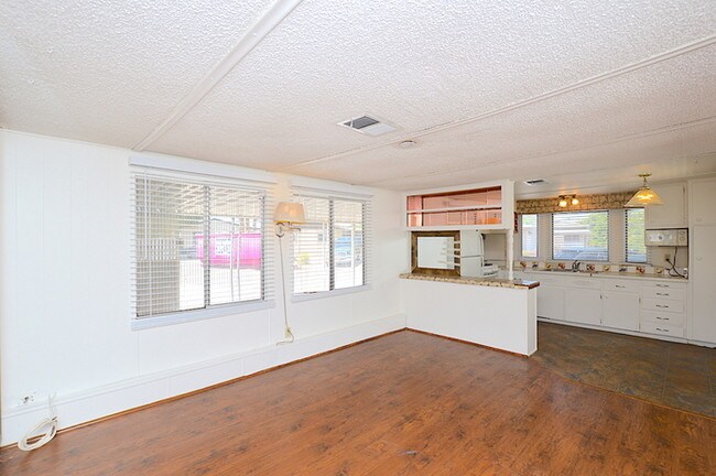 Building Photo - Scottsdale Mobile Estates!