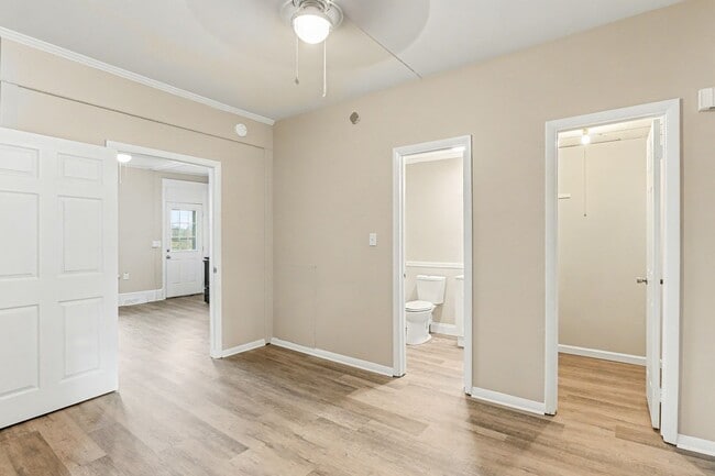 Building Photo - 306 S Front St