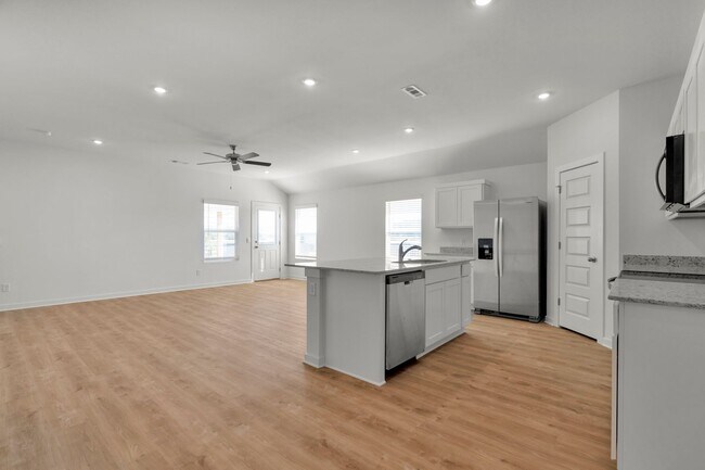 Building Photo - Brand-New 4 Bedroom +office in Prairie Gro...