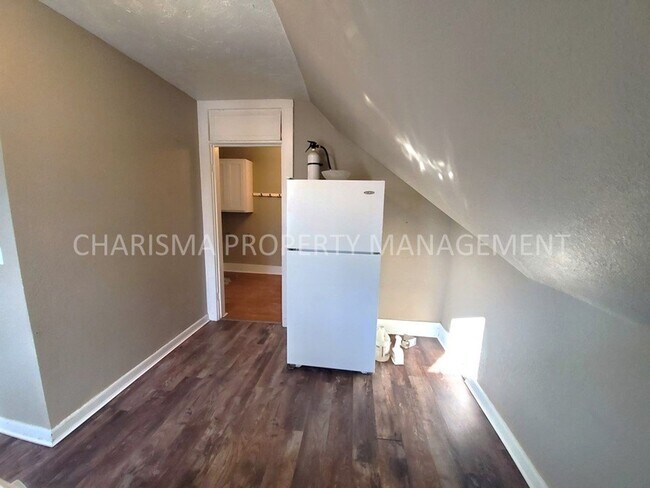 Building Photo - T and L Investments - 641 Praire Duplex