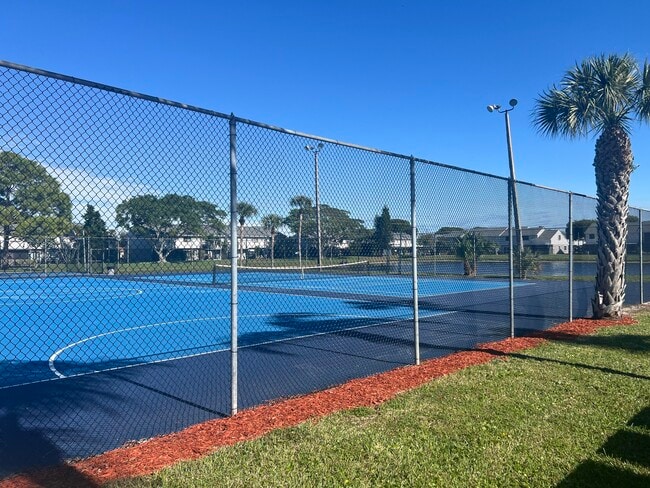 Building Photo - 4704 Pier Dr