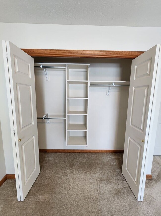 Building Photo - Beautiful 3 Bedroom, 2 Bathroom Home in Aspen Place!