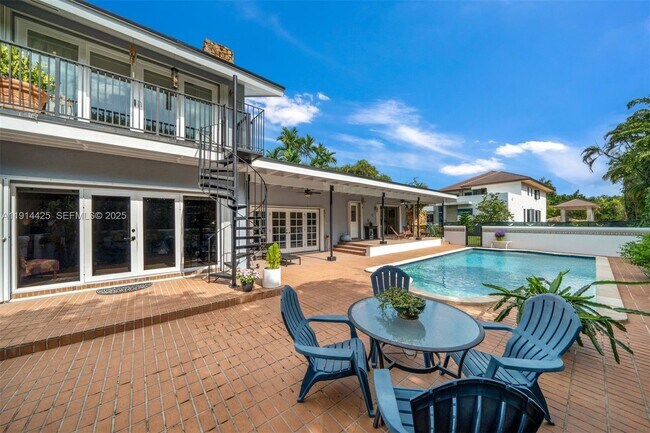 Building Photo - 10645 SW 89th Ct