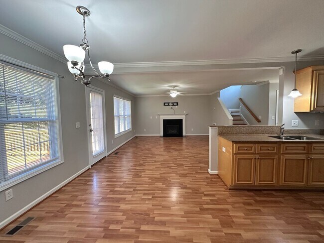 Building Photo - Exclusively Offered By Muse Realty Rentals...