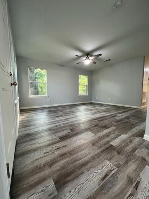 Building Photo - 710 Avenue J Pl