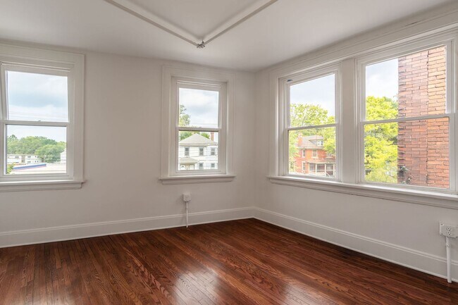Building Photo - Coming Soon: 2BR Apartment – ETA 10/1/25