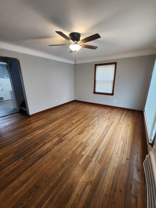 Building Photo - Garfield Hts 3 BR