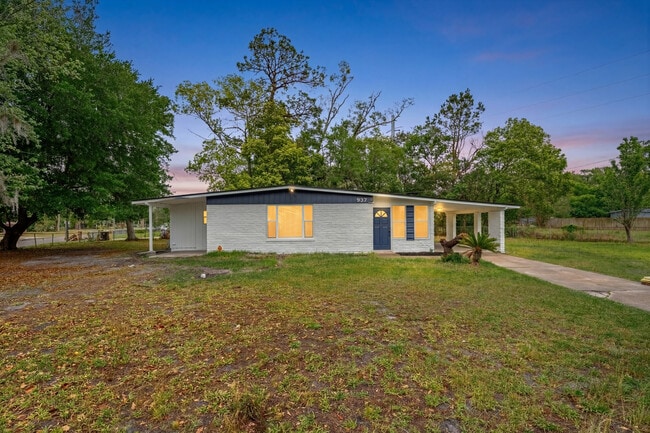 Building Photo - 937 La Marche Dr