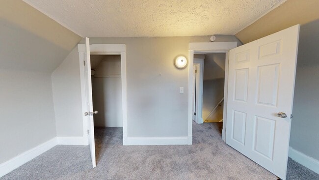 Building Photo - Stockyards Area - 2 Bedrooms - Single Fami...