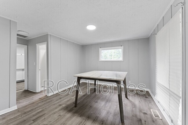 Building Photo - 2292 W 67th St