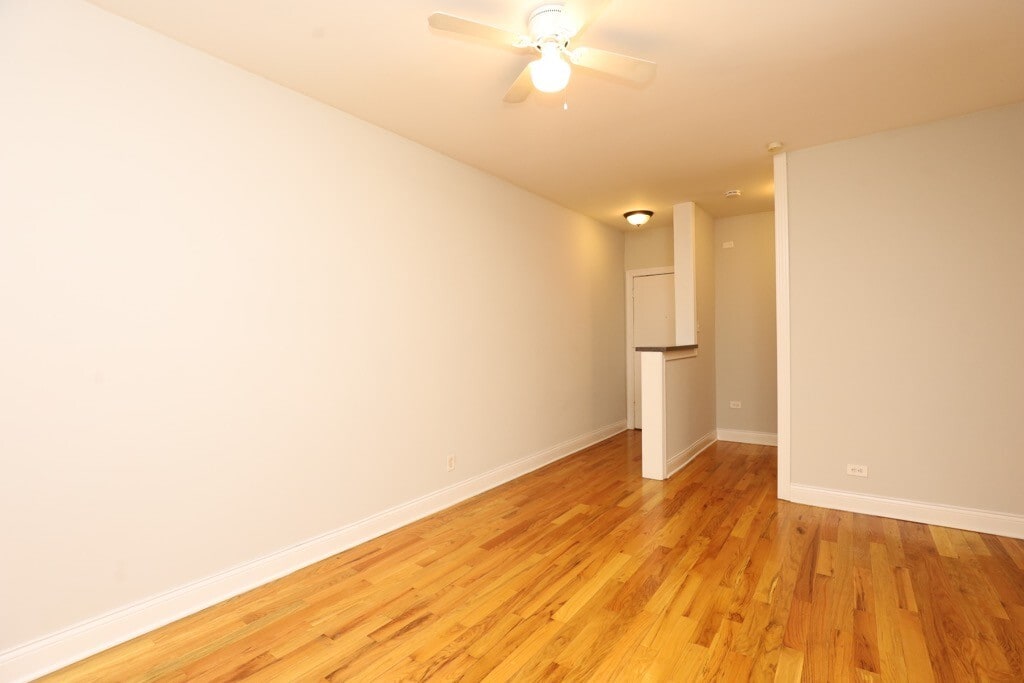 Building Photo - 457 W Melrose