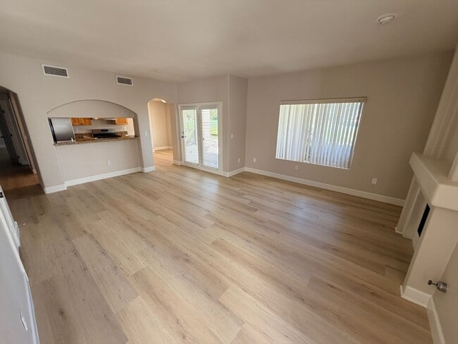 Building Photo - 1st Floor Condo in Guard Gated Painted Desert 2 bed/ 2 bath