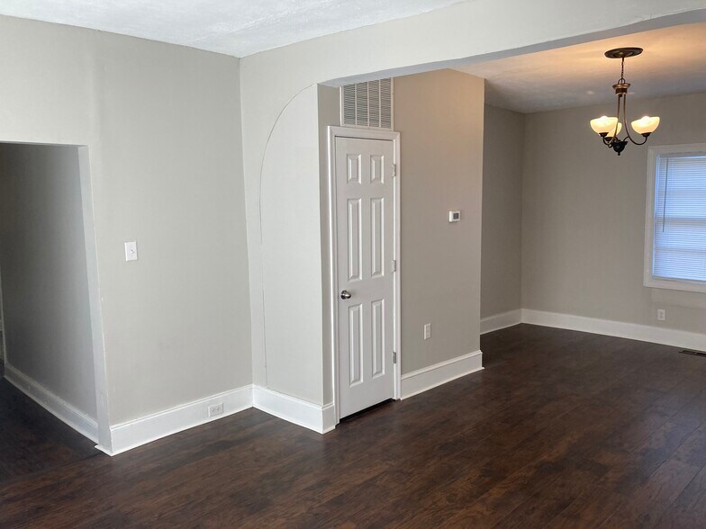 Building Photo - 3060 Lawson St