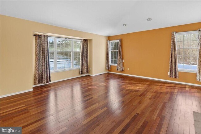 Building Photo - 7 Redwood Ct