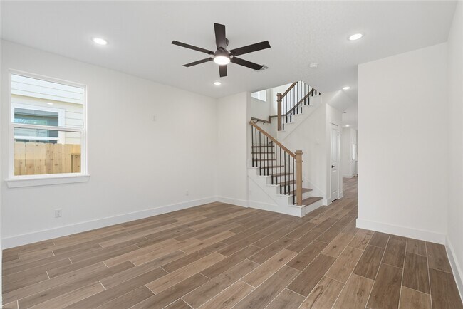 Primary Photo - 135 S Virginia St