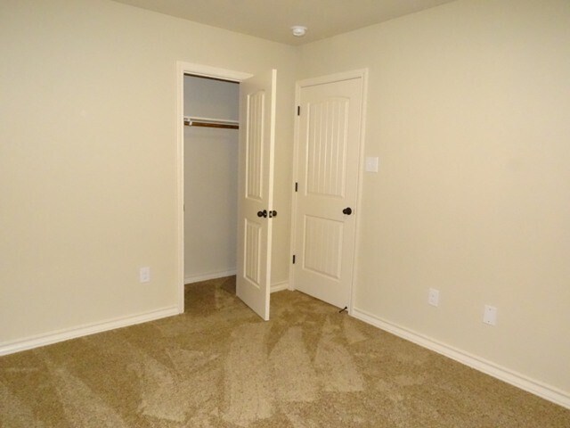 Building Photo - 7042 Lakeview Dr.