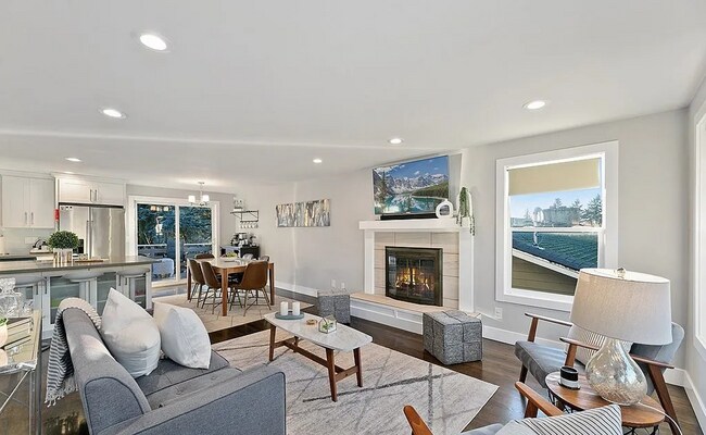 Building Photo - Beautiful Kent WA Home! Apply Today!