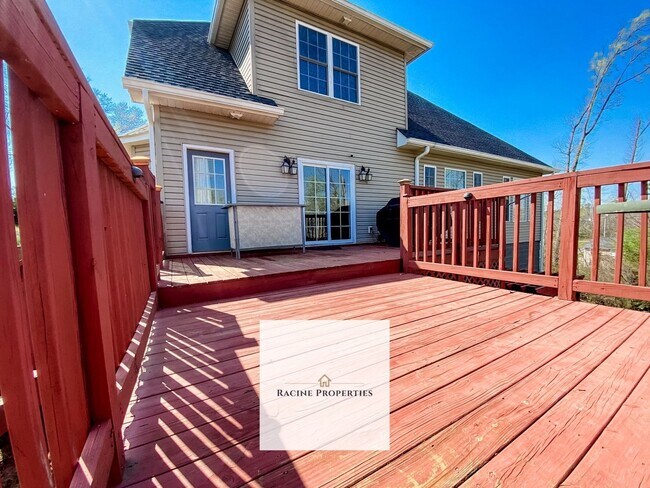 Building Photo - **Your Dream Home Awaits in This Exceptional Cul-de-Sac Retreat**