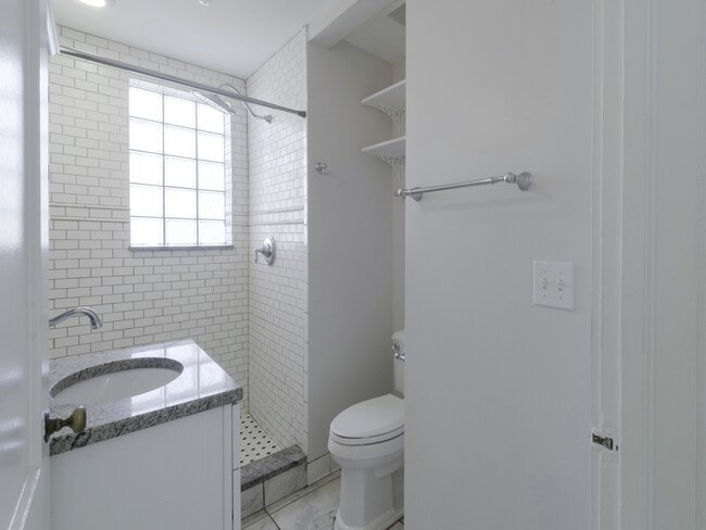 Building Photo - 2808 Clinton St S