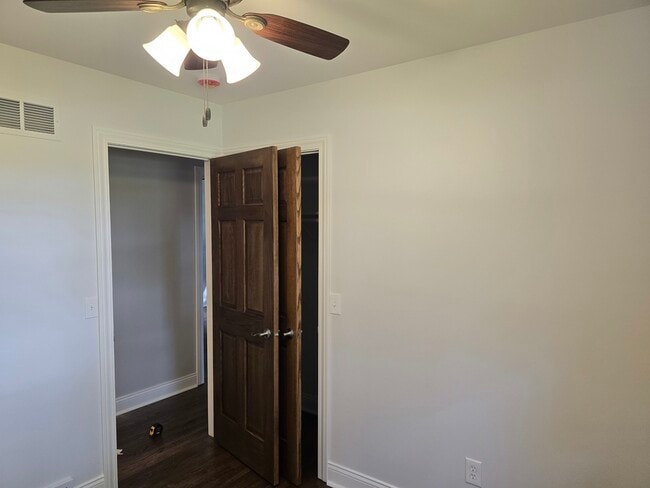 Building Photo - 4 Acorn Ln