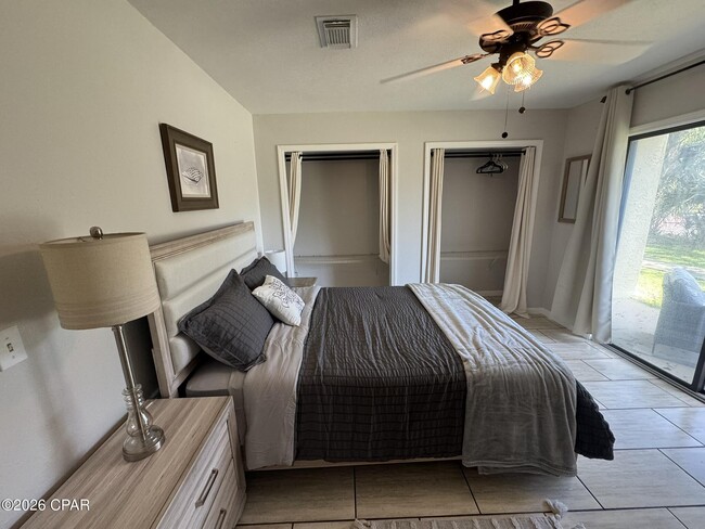 Building Photo - 6903 N Lagoon Dr