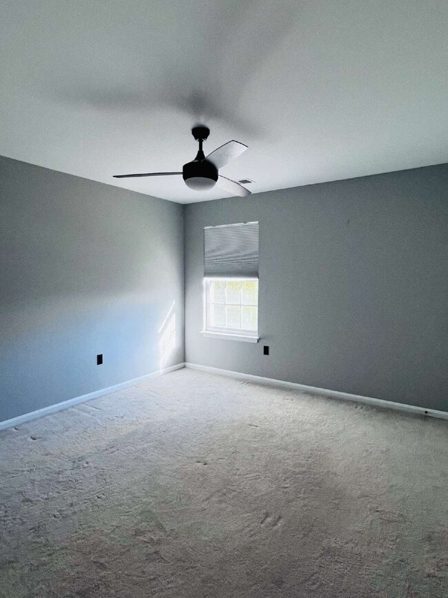 Building Photo - Move-in Special: HALF OFF off of the first month's rent! Stunning 4-5 Bedroom Home for Rent in En...