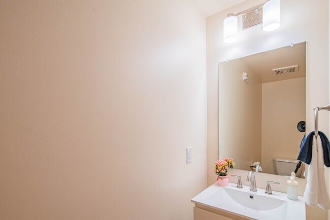 Building Photo - 101 N 1st Ave