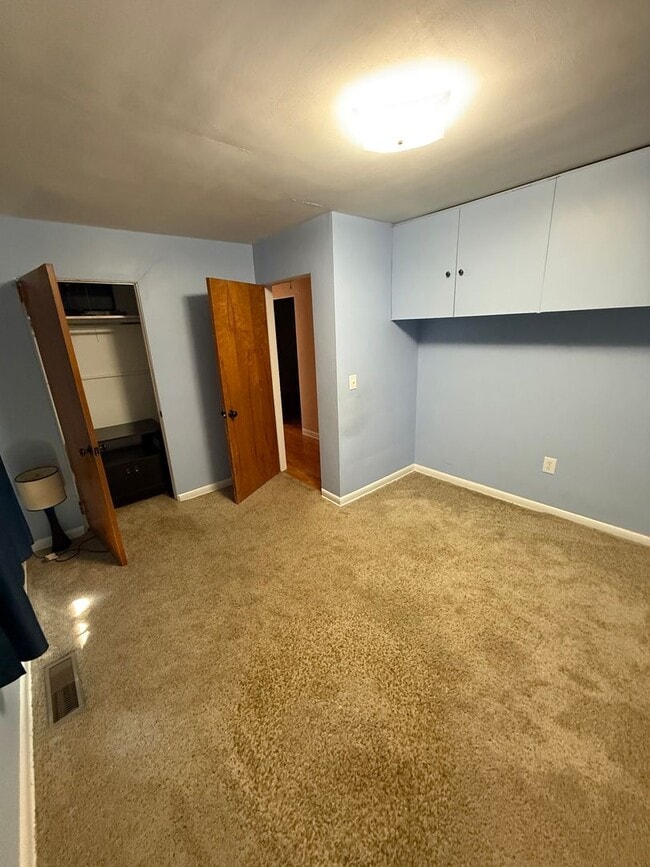 Building Photo - 908 Churchill Cir