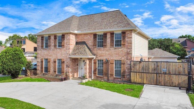 Building Photo - 11411 Briar Forest Dr