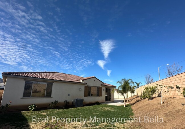 Building Photo - Stunning Single-Story Home in Menifee with...