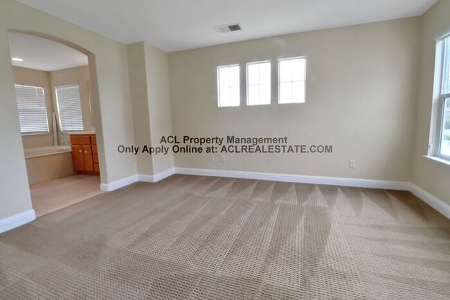 Building Photo - 1186 Cherrybrooke Commons