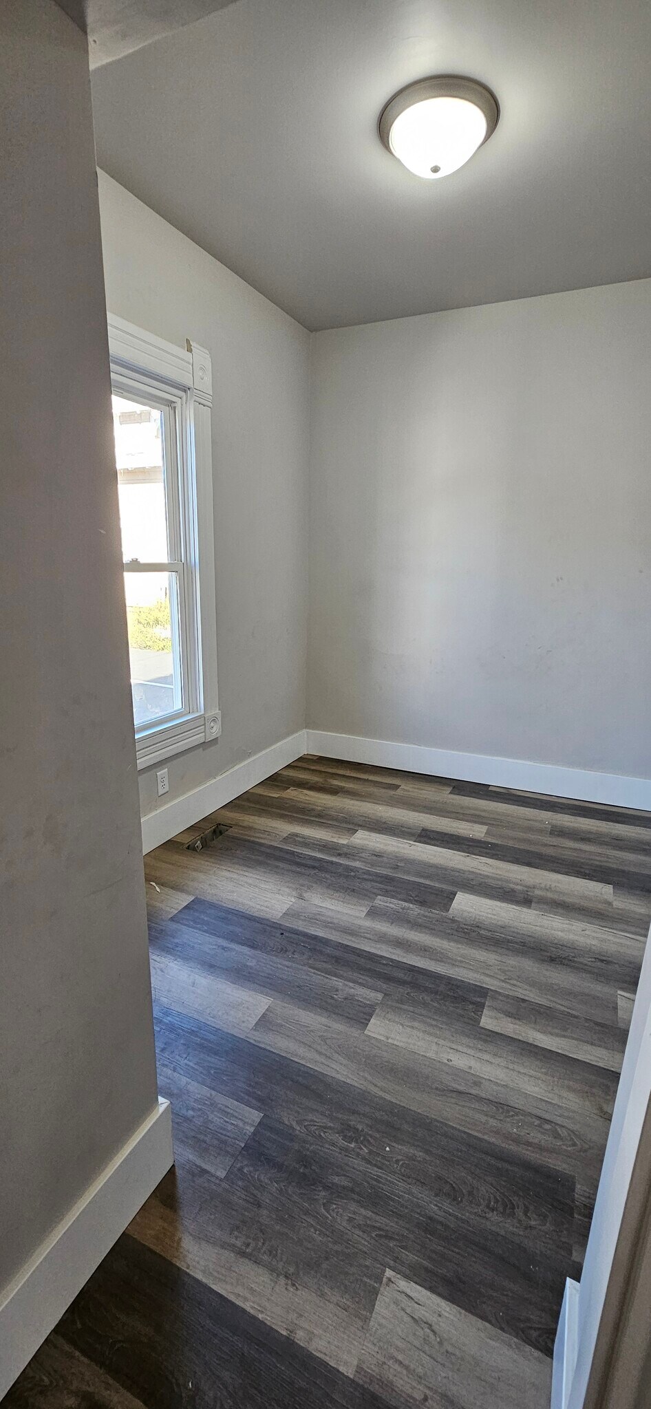 Bed 2 - 1045 11th St