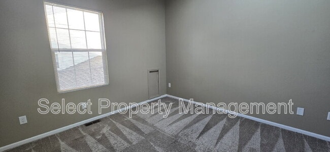Building Photo - 5438 Thornbriar Ln