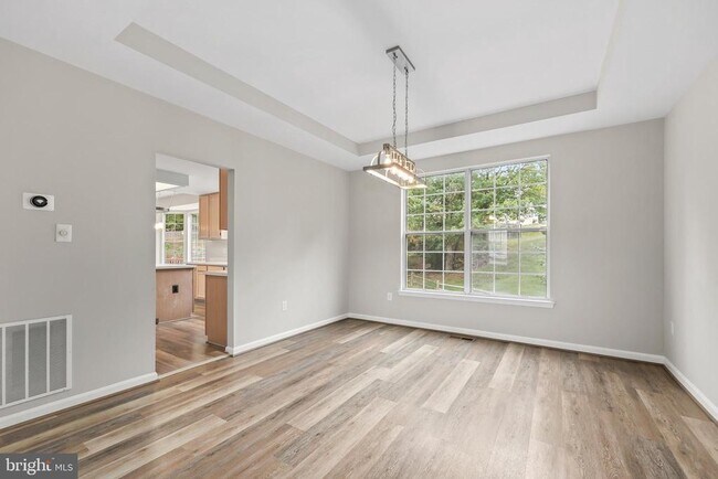 Building Photo - 18865 Crossroads Ct