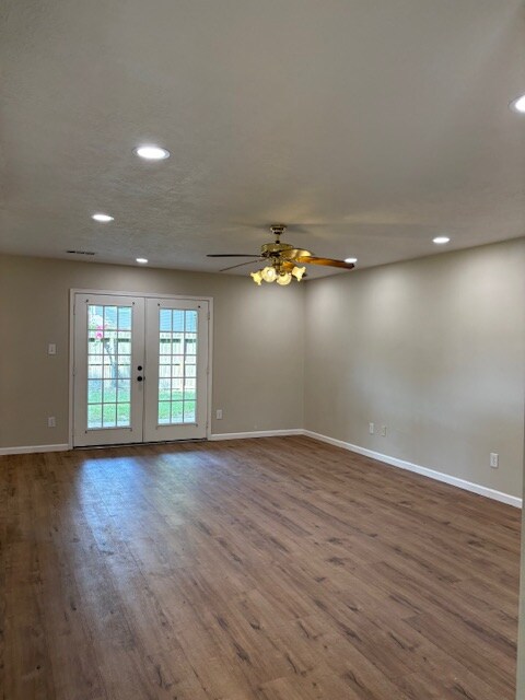 Building Photo - 5430 Yale Dr