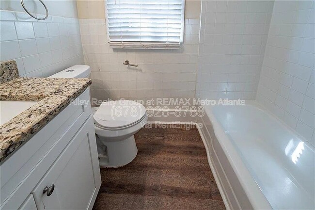 Building Photo - 16 Bromack Dr SE