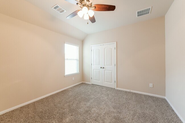 Building Photo - 143 N Greatwood Glen Pl