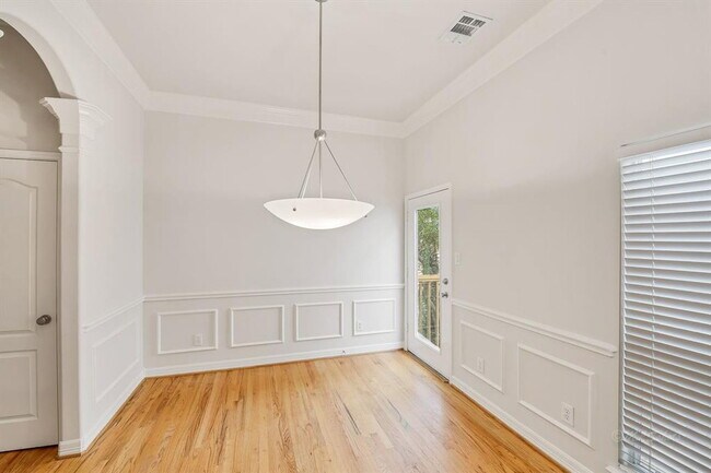 Building Photo - 126 Detering St