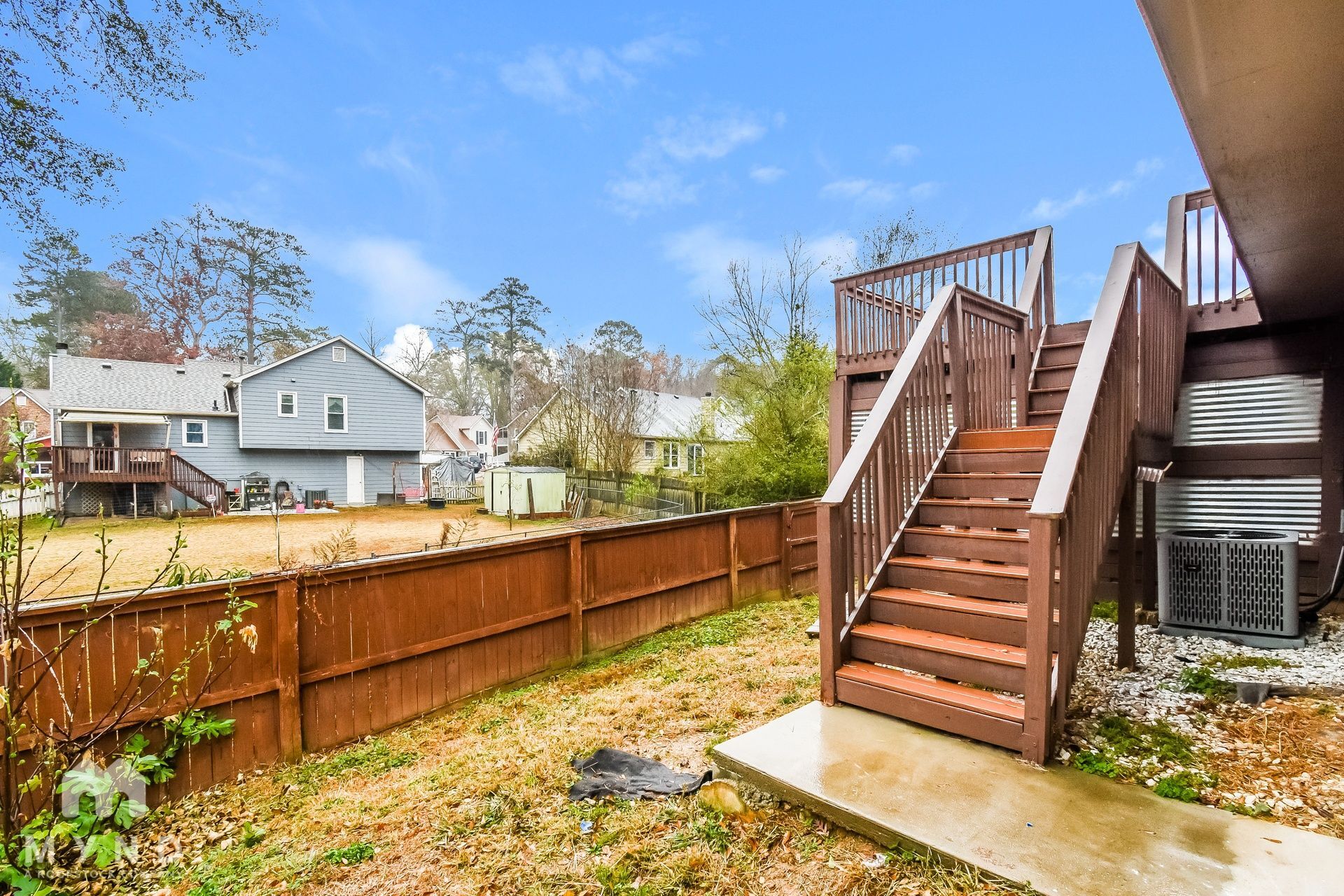 Building Photo - 308 Arapaho Dr SE