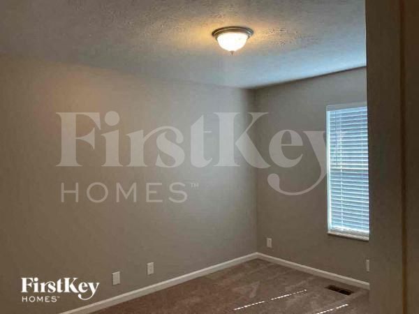 Building Photo - 1133 Burlingame Ct
