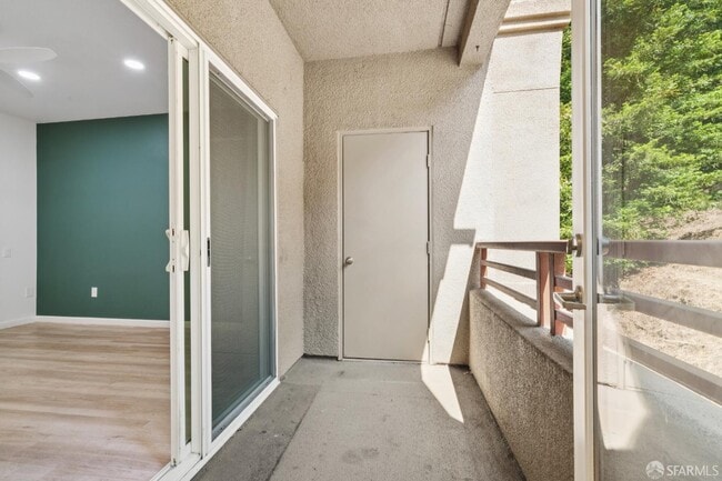 Building Photo - 200 Caldecott Ln