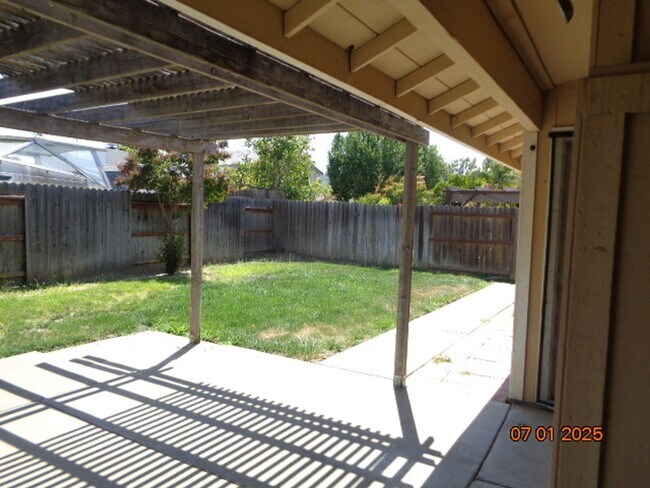 Building Photo - 485 Deer Creek Dr