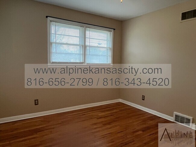 Building Photo - Spacious One Level Home on HUGE LOT!