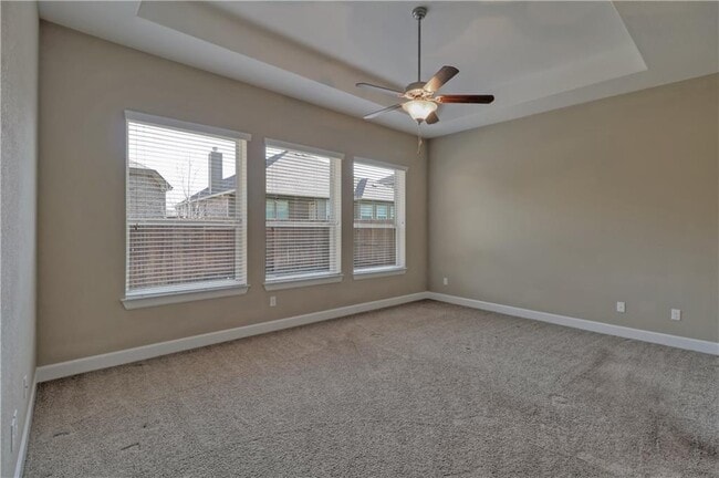 Building Photo - 124 Claiborne Lake Ln