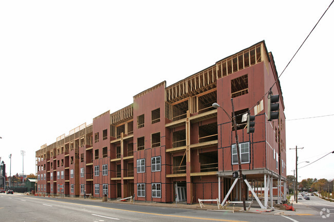 Building Photo - Greenway at Stadium Park