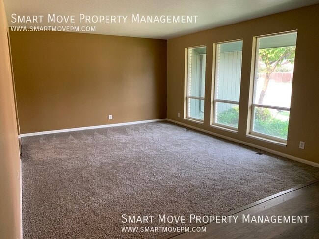 Building Photo - 10023 W Skycrest Dr