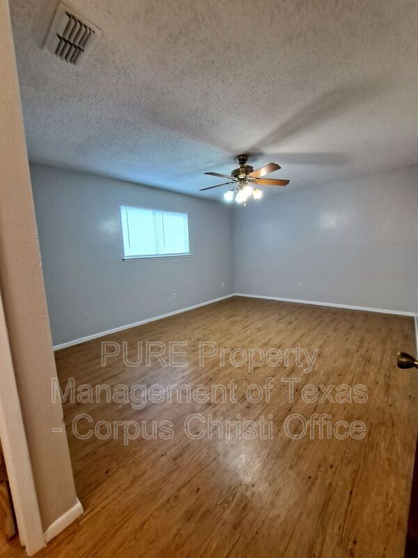 Building Photo - 5001 Middlecoff Cir