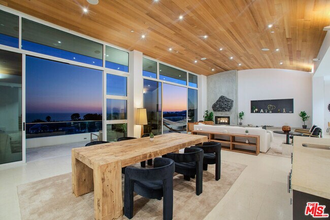 Building Photo - 27454 Winding Way