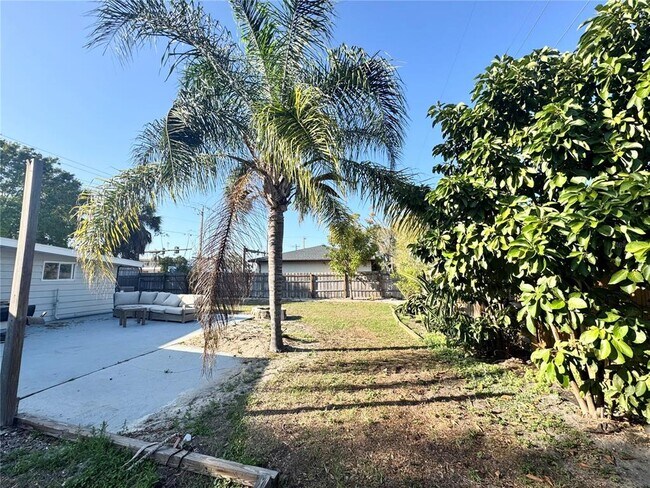 Building Photo - 3913 S Shade Ave