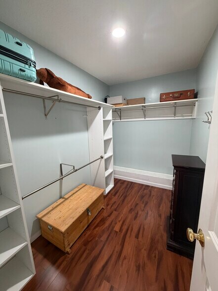 Building Photo - 7 W Morningside Dr